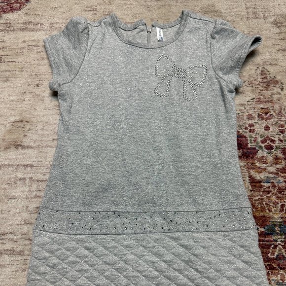 IDEXE  Girls Long Silver Short Sleeve Dress Size 5/6 In Great Shape… - Picture 1 of 5